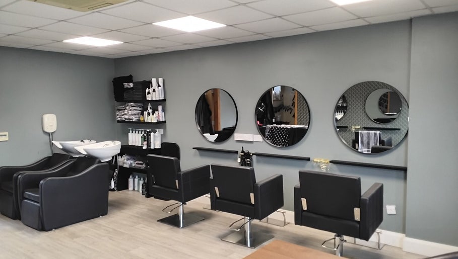 Cutting Edge Hair Studio Johnstownbridge – obraz 1
