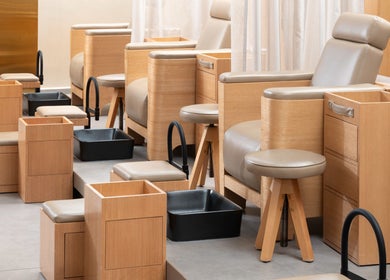 Vernis Nail Spa - Al Nakheel Branch in Riyadh features luxurious seating for ultimate relaxation.