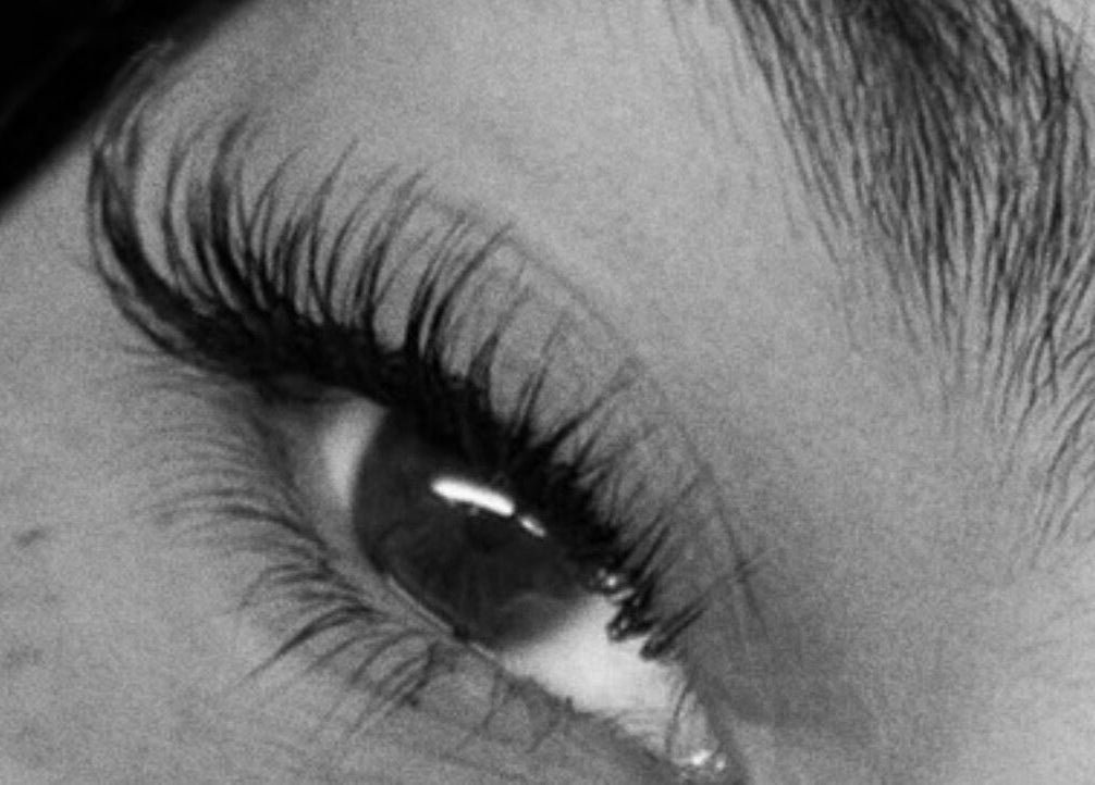 Close-up of expertly crafted lashes at Aura Aesthetics Studio, Cessnock, AU, showcasing beauty precision.