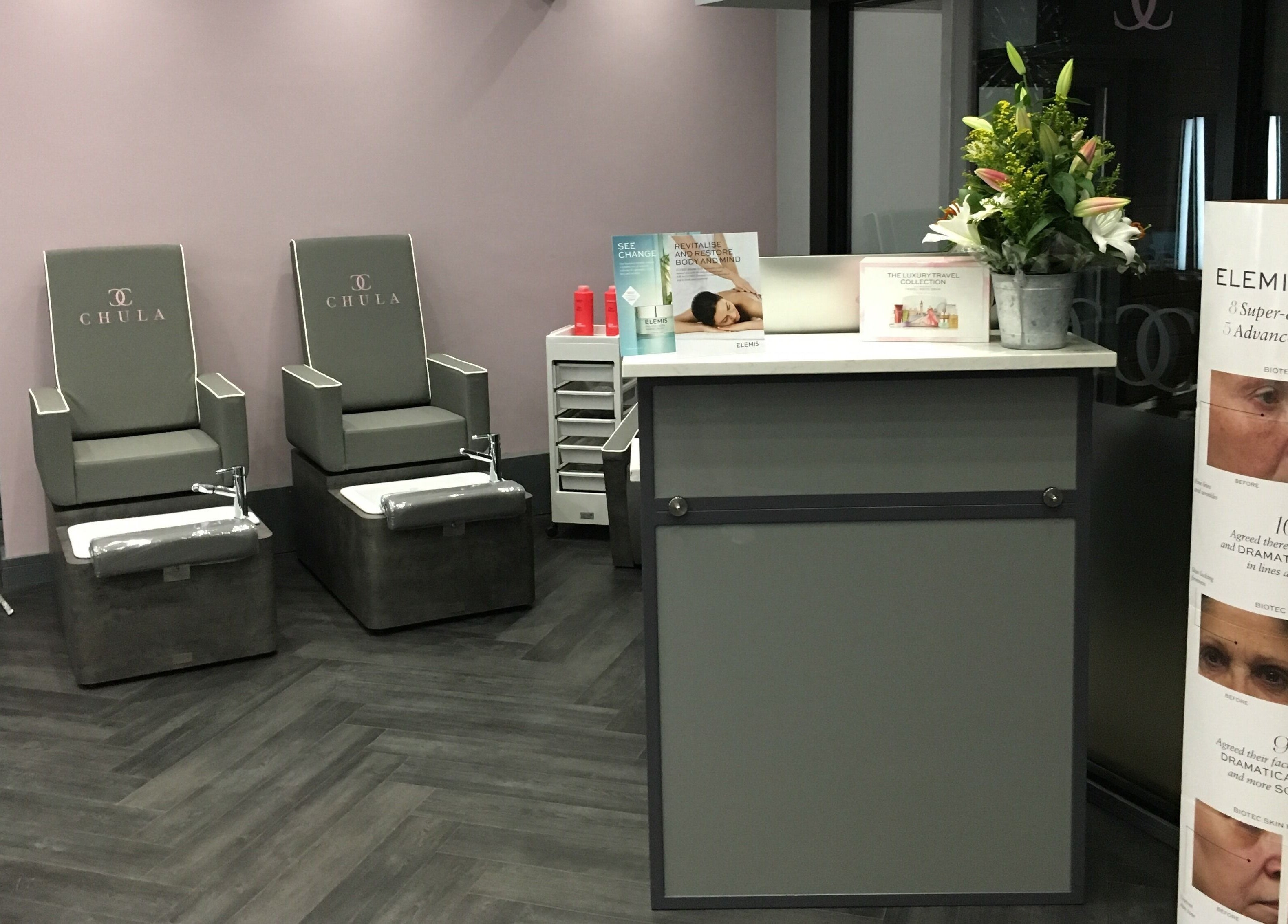 Chula spa reception with elegant pedicure chairs in Sheffield, England, GB. Modern and welcoming ambiance.