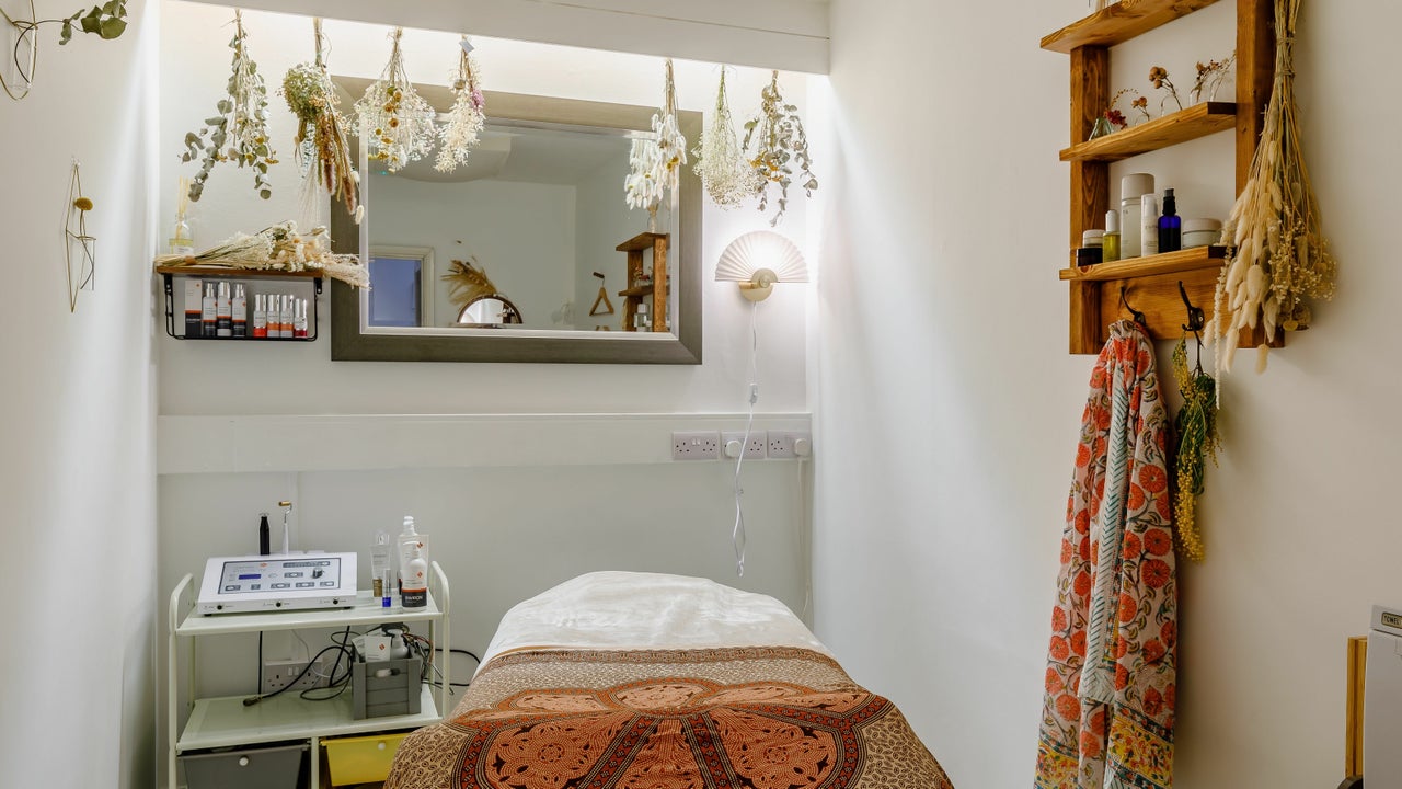 The Garden Room: Reflexology, Facials and Indian Head Massage