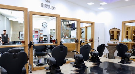 Siryano Gents Saloon and Spa, Escape Tower