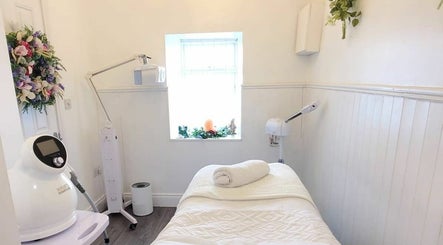 Aura Aesthetic & Well-Being Clinic image 2