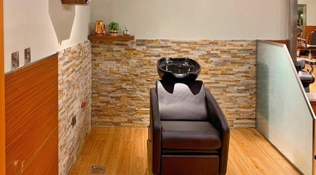 The 971 Lounge Gents Salon imaginea 2