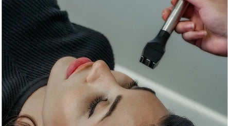 Skin Tightening, Botox and Lip Fillers by Skinsation LA