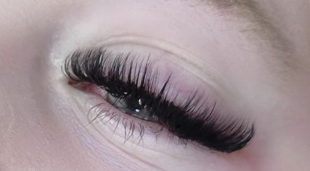 Lashes by Ash image 3