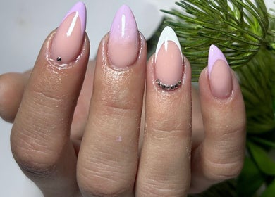 Elegant nail art with pink and white design at Snatched Cosmetics, Boksburg, Gauteng, ZA.