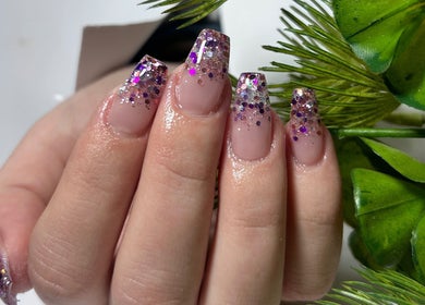 Stunning glittery nails designed at Snatched Cosmetics, Boksburg, Gauteng, ZA, showcasing elegant creativity.