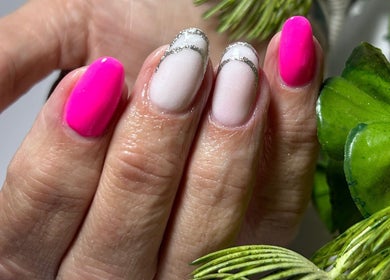 Elegant nail art with pink and glitter at Snatched Cosmetics, Boksburg, Gauteng, ZA.