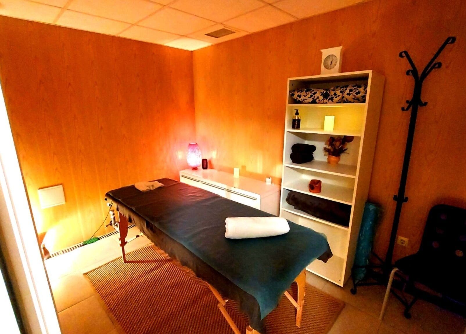 Уютна масажна зала в Масажно студио BODY & SOUL, София, Област София, BG.
