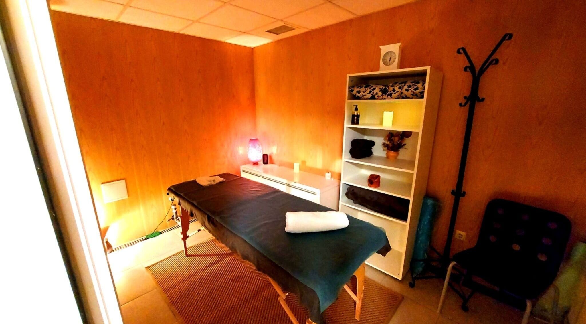 Уютна масажна зала в Масажно студио BODY & SOUL, София, Област София, BG.