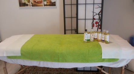 Green-Gold Day Spa image 2