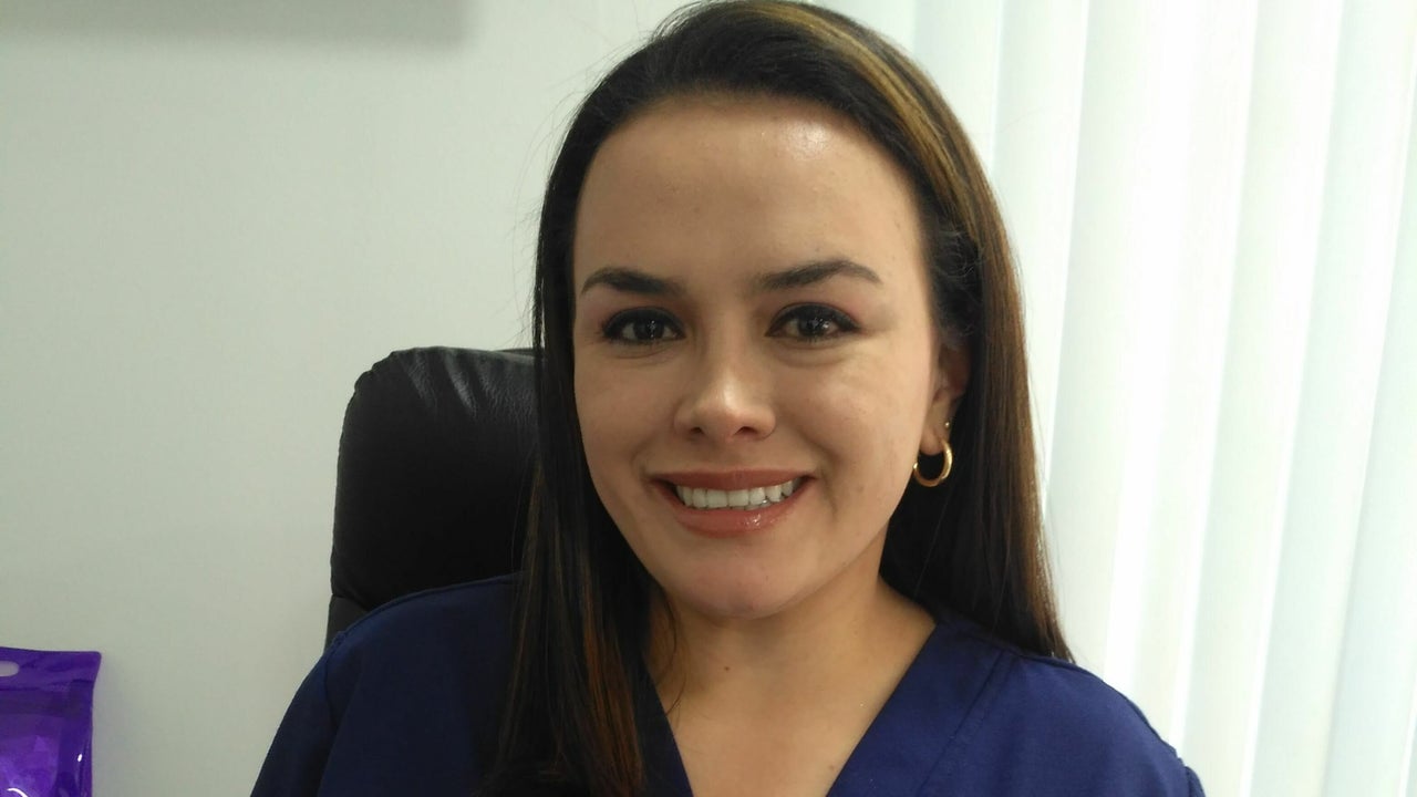 Limpieza Facial Dermatológica, Dra. Vanessa Giraldo - 1