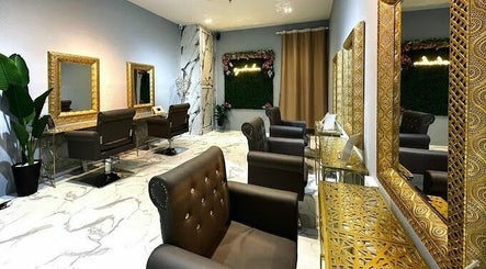 Guzel Salon image 2