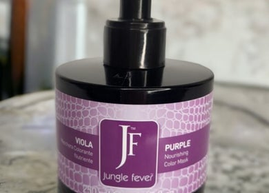 Masque nourrissant violet au Centre de Beauté K Pro, Québec, Québec, CA. Soin capillaire revitalisant.