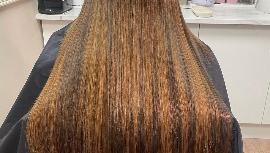 Chloe's Beauty and Hair Extensions imagem 1