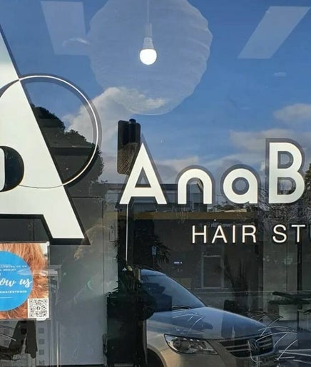 Anabella Hair Studio imagem 2