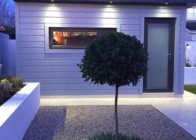 Peaceful garden view at The Relaxation Room Leixlip, Leixlip, County Kildare, IE, featuring lush greenery.