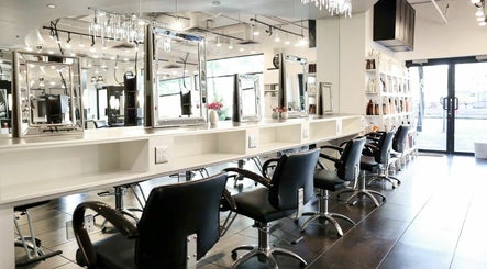 The Lounge Hair Studio зображення 3