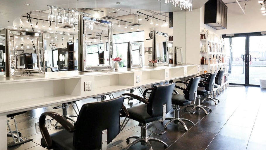 The Lounge Hair Studio, bilde 1