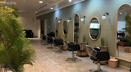 Last touch salon