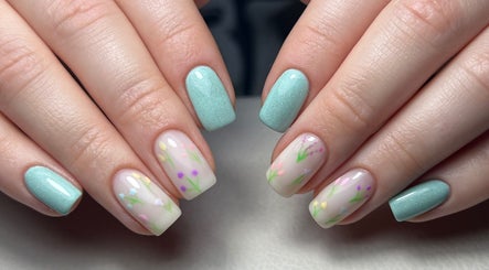 Elegant floral and mint nail art at Natalies Paint Box Nails in Birmingham, England, GB.