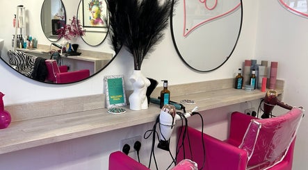 Hannah Evelyn Hair