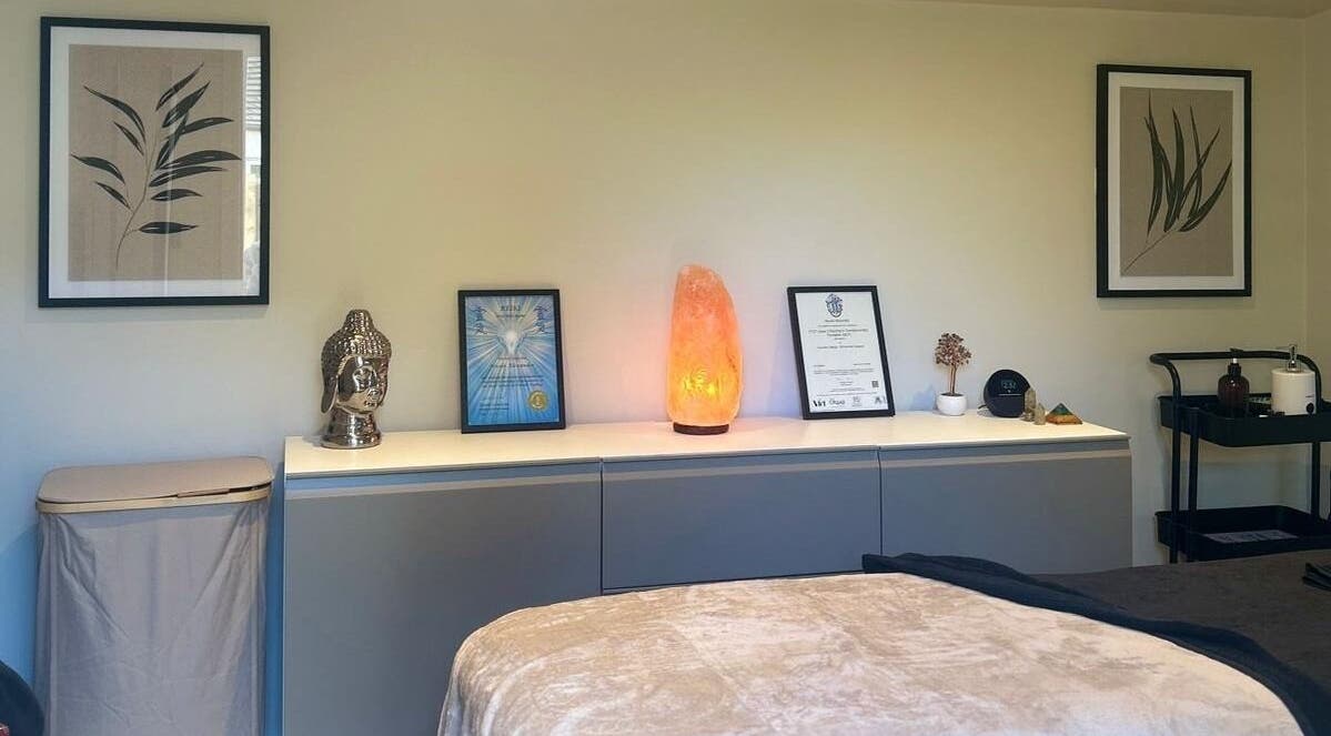 Calming ambience at Alexander Aromatics Wellness Studio, Girdle Toll, Scotland, GB with tranquil decor.