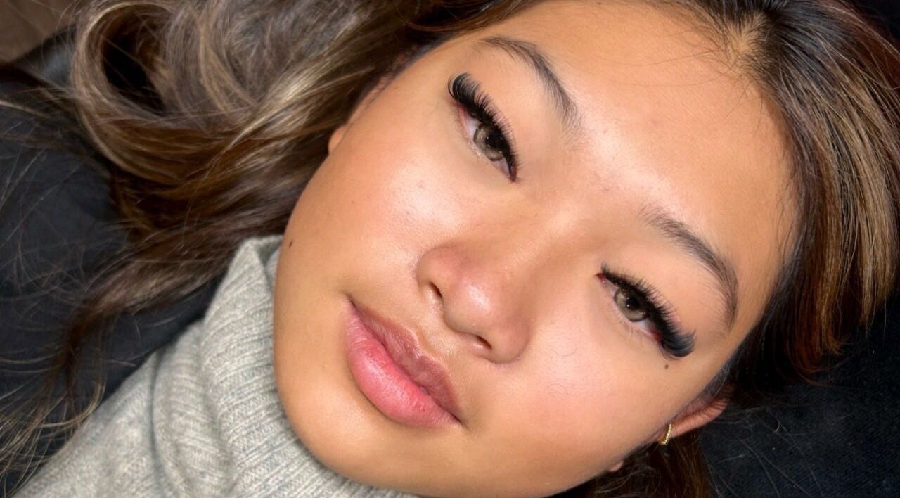 Close-up of eyelash extensions at Dolled Upleeds, Morley, England, GB, showcasing voluminous lashes.