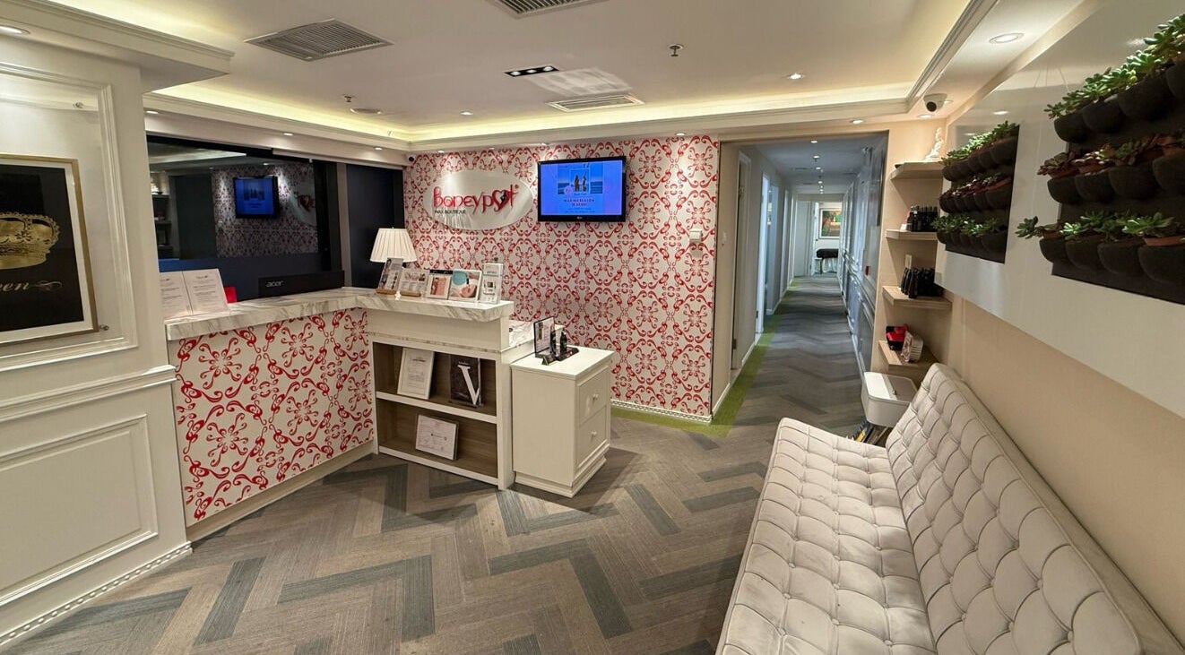 Welcome area of Honeypot Wax Boutique (Central) on Hong Kong Island, HK, featuring chic decor and a cozy ambiance.