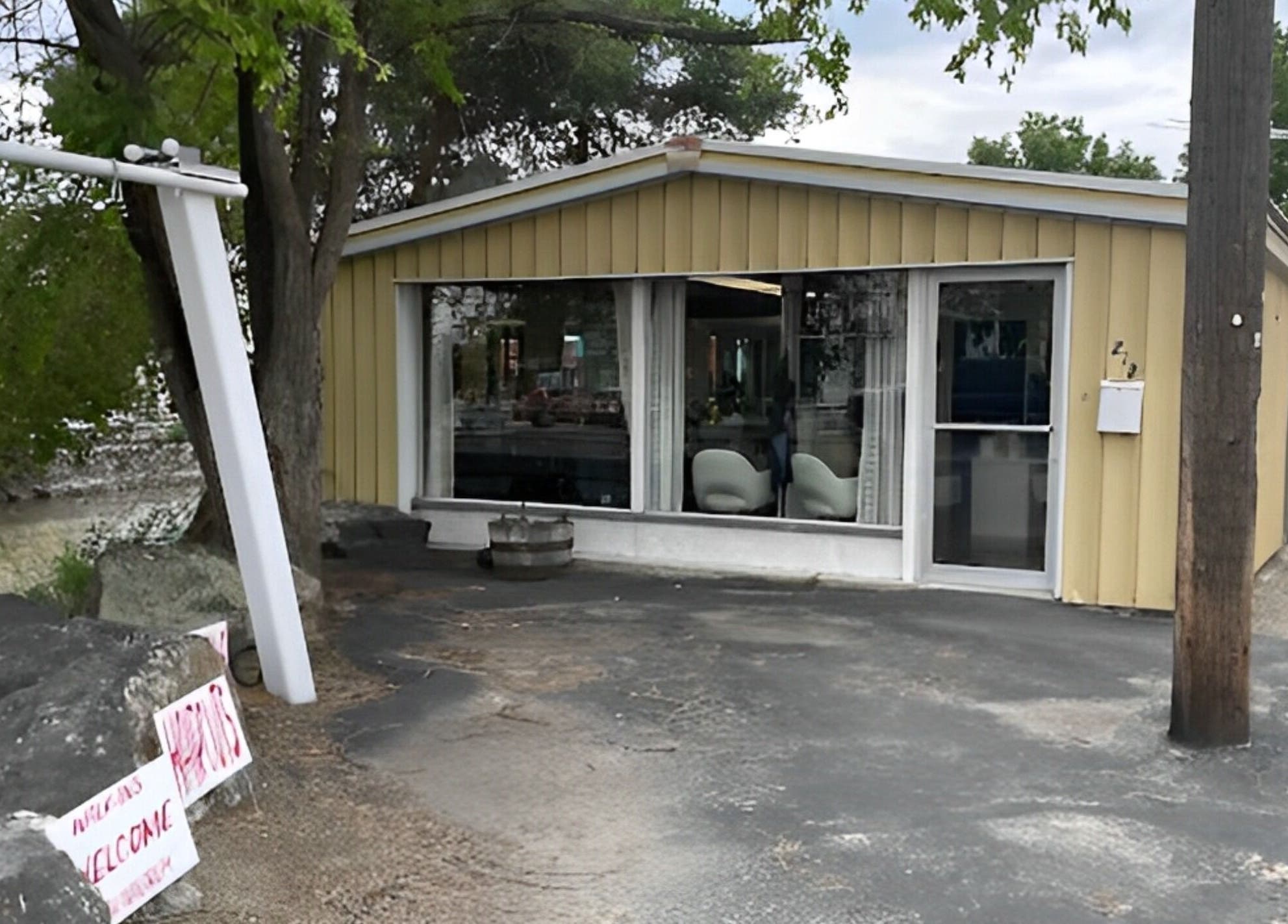 Willow's Place exterior view in Caldwell, Idaho welcoming guests with charm.