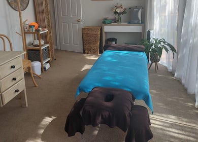 Relaxing massage room at Prime Massage Therapy (West Auckland), Auckland, Auckland, NZ with a cozy treatment bed.