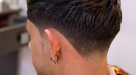 Unique Salon and Barbershop kép 3