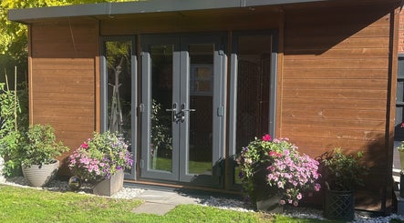 Beauty by Pippa's charming wooden studio with garden at Burton upon Trent, England, GB.