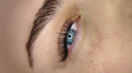 Lashes by Jodene图像2