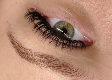 Close-up of a beautifully styled eyelash extension from Lashes by Jodene, Kempton Park, Gauteng, ZA.