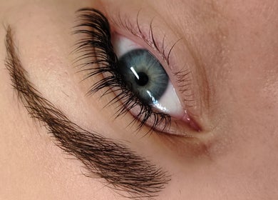 Close-up of perfectly styled lashes at Lashes by Jodene, Kempton Park, Gauteng, ZA, showcasing precise beauty work.