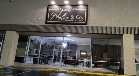 Malia & Co. Salon and Spa – obraz 3