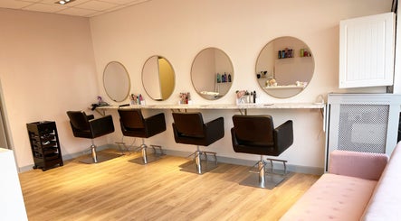 KL Hair Studio