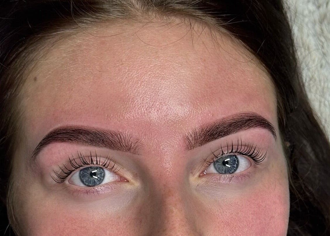 Perfectly shaped eyebrows and lashes at Lash Nco, Stirling, Scotland, GB. A stunning beauty transformation.