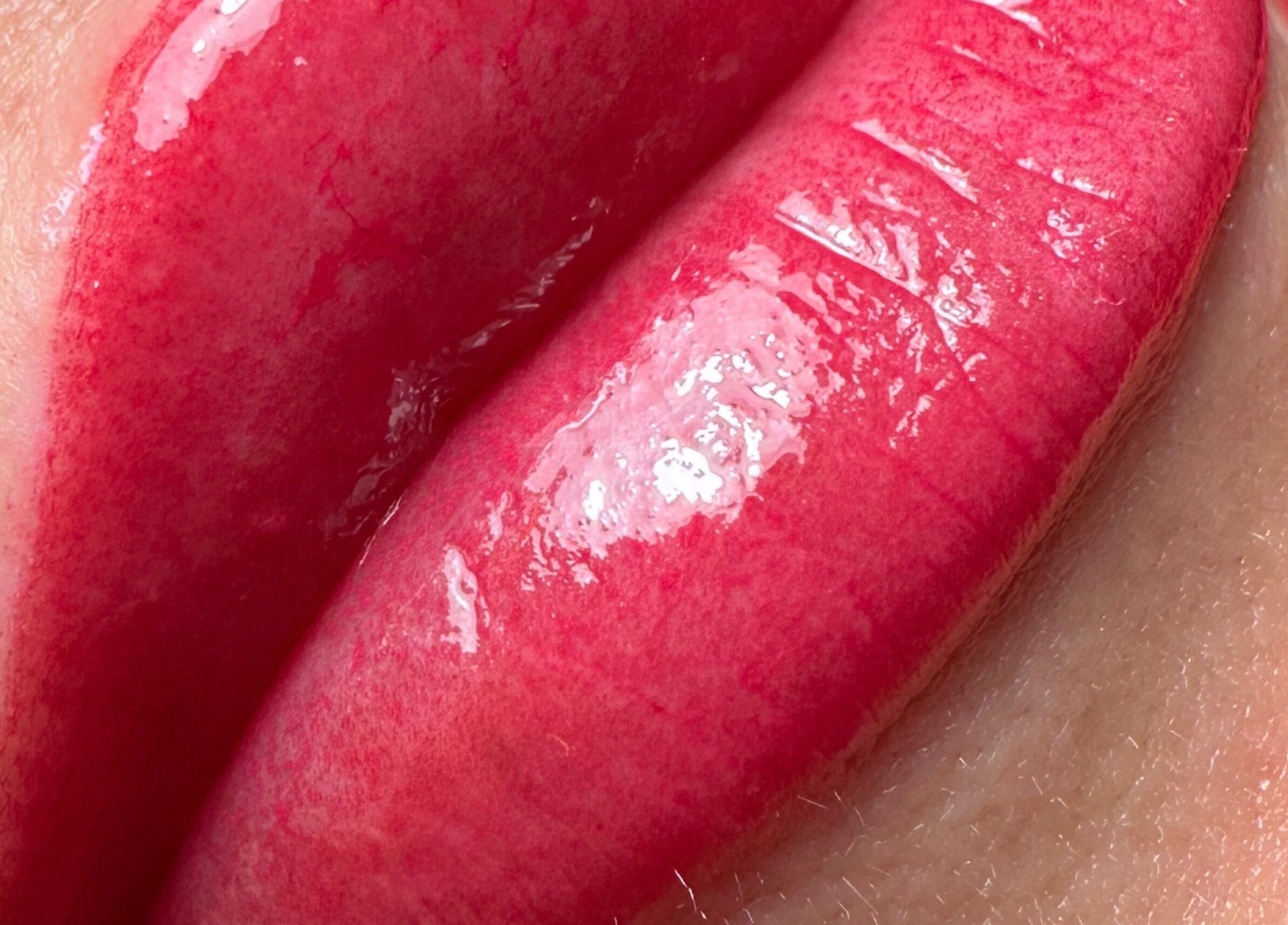 Vibrant glossy lips highlighting beauty services at Privé Faces, Ashburn, Virginia, US.