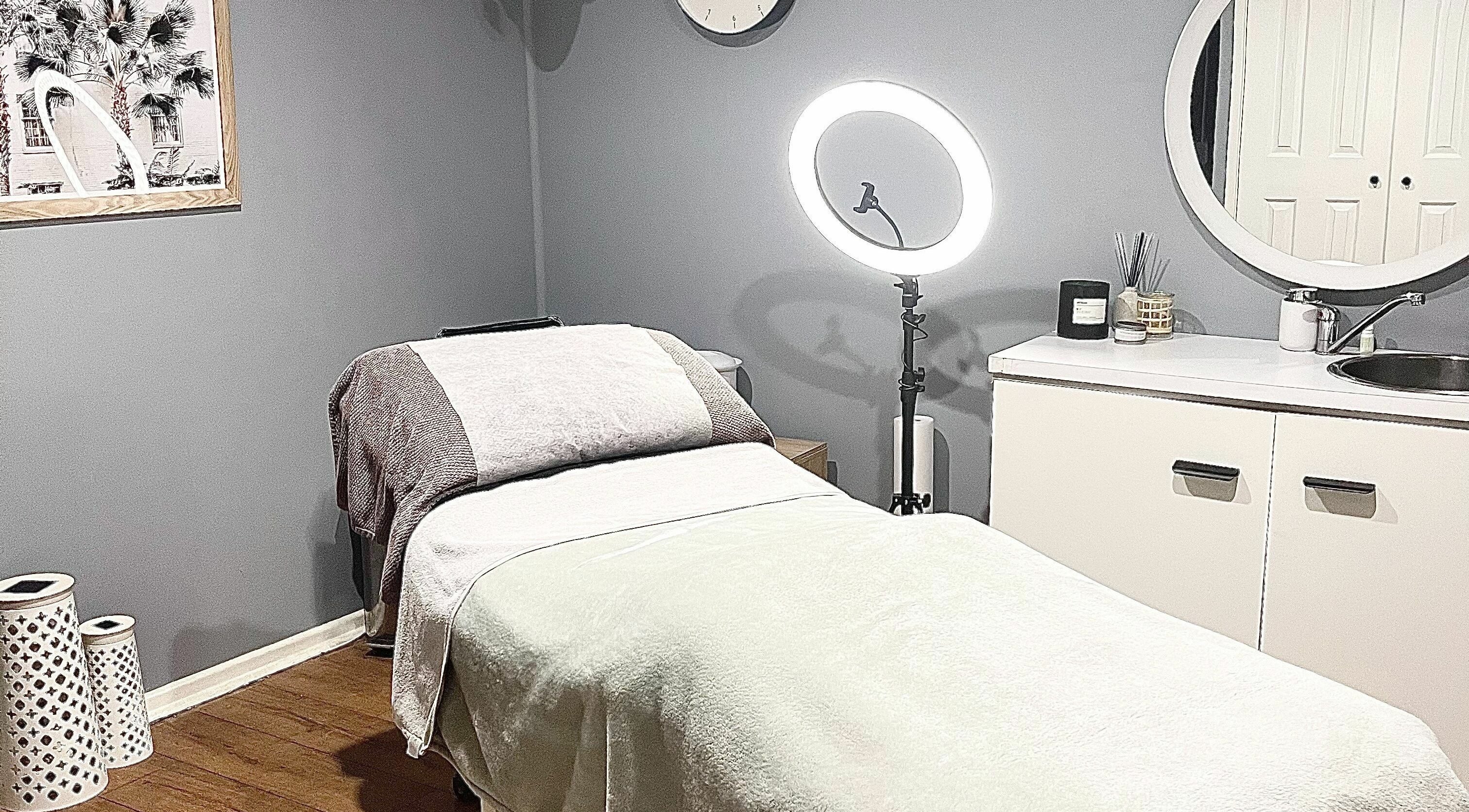 Calm treatment room at Kobella Naturally, Belmont North, New South Wales, AU, featuring a cozy bed.