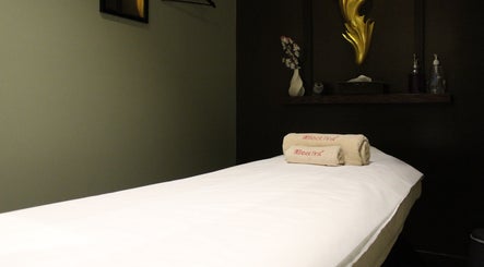 Feet First Reflexology and Massage | Dubai Mall image 2
