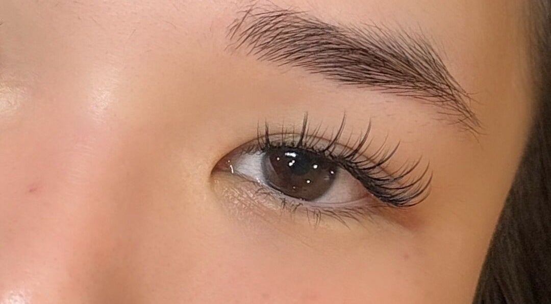 Closeup of polished lash extensions at SOPHIA LASHES x RIBBON - 456 La Trobe St West Melbourne, Victoria, AU.