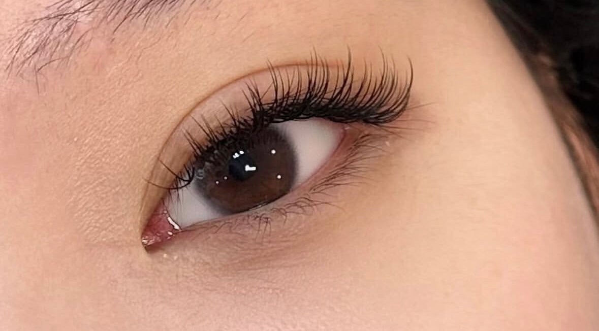 Close-up of lush lashes at SOPHIA LASHES x RIBBON, 456 La Trobe St West Melbourne, Victoria, AU.