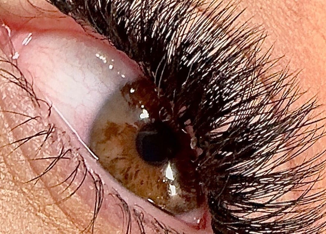 Extension de cils élégante à La ch’tite beauté, Pléneuf-val-andré, Bretagne, FR.