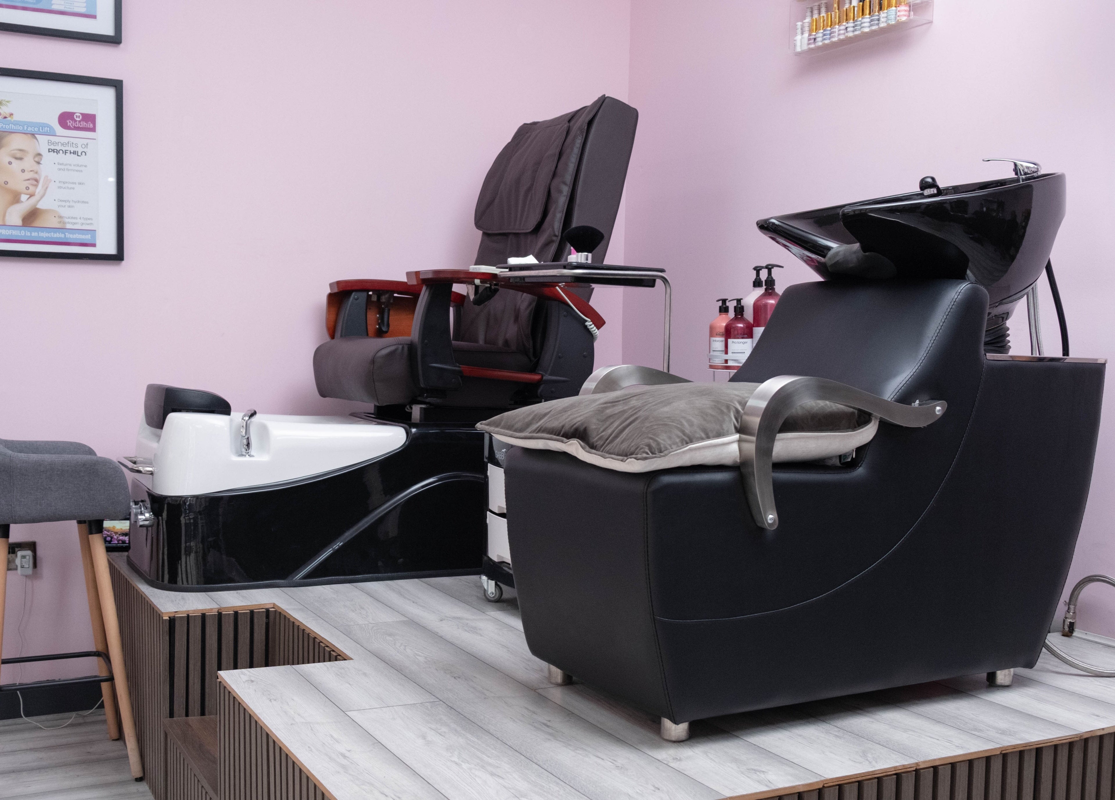 Luxurious pedicure and salon chairs at Riddhis Beauty Clinic, London, England, GB for optimal comfort.