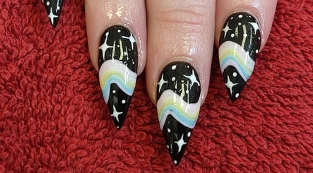 Sassy Nails and Tattoo изображение 3