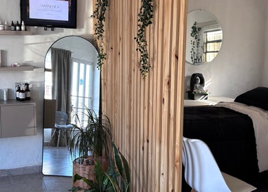 Interior de #Mandala en Olavarría, Provincia De Buenos Aires, AR, mostrando un ambiente relajante y moderno.
