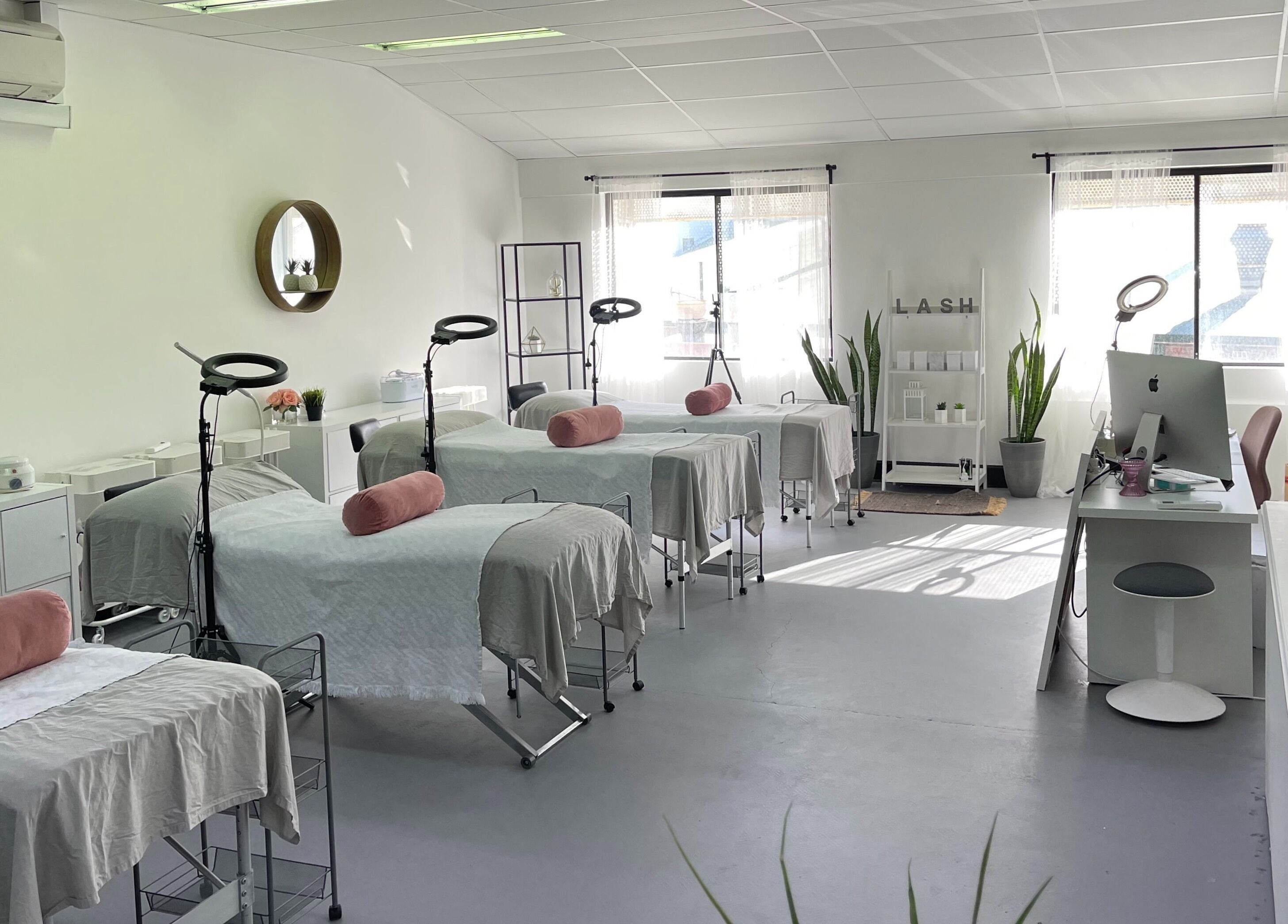 Beautifeyes Studio in Botany, New South Wales, AU offers a serene setting with treatment beds and natural light.